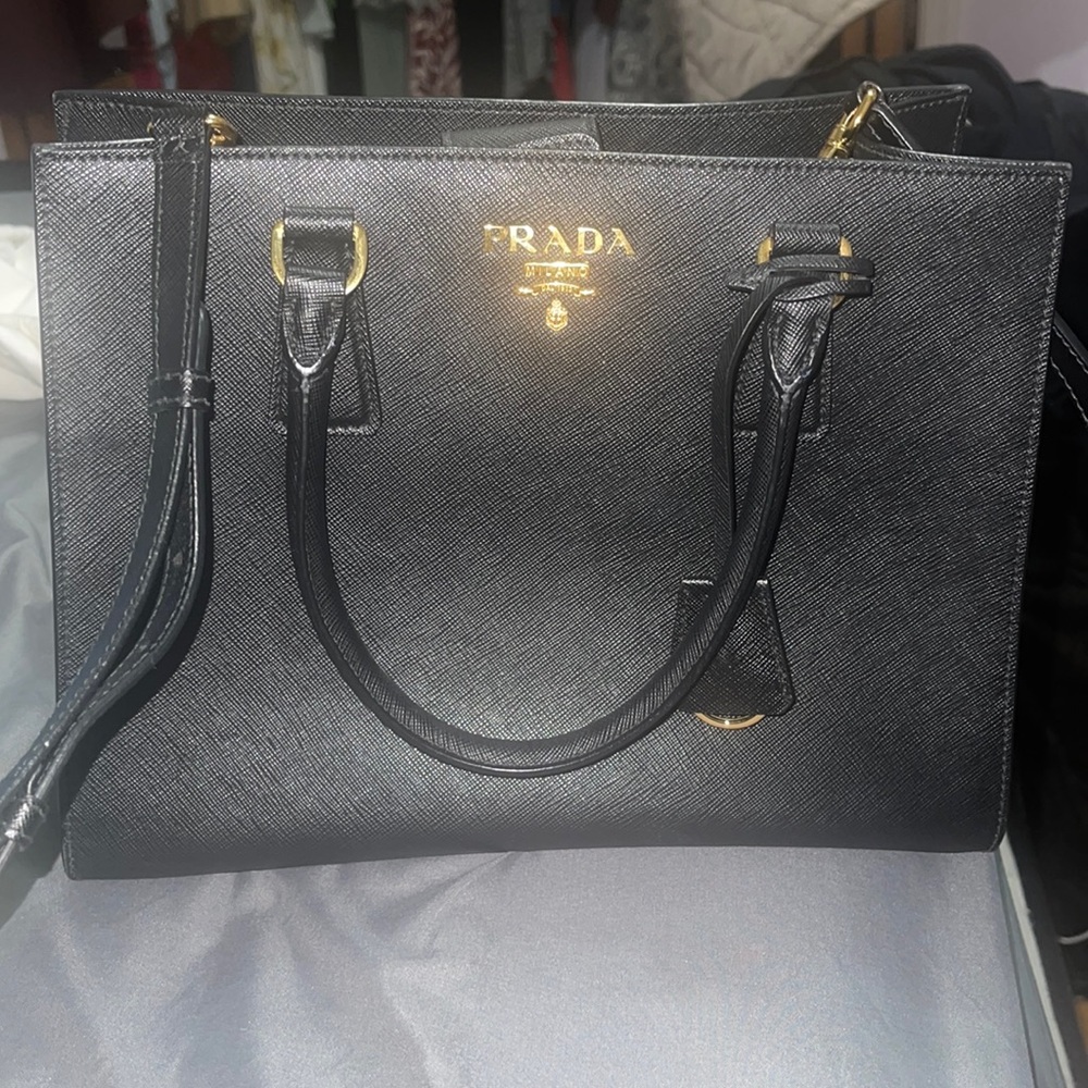 Prada saffiano lux tote
